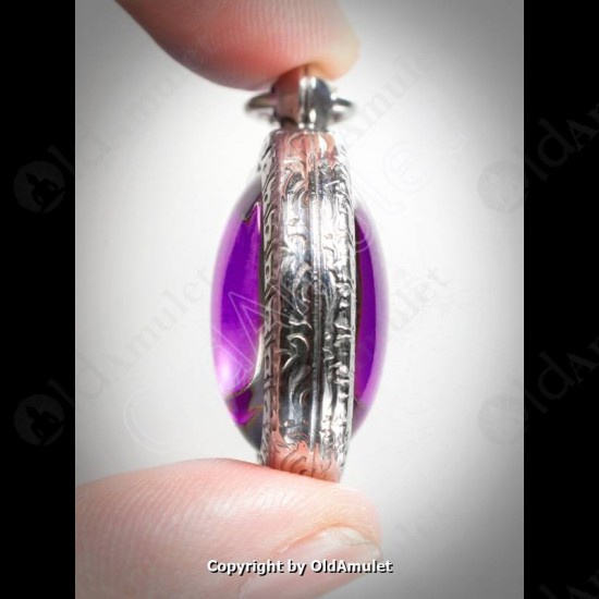 Violet Oval Naga-eye +pandents Thai Holy Amulet Gemstone 100%real Size-m