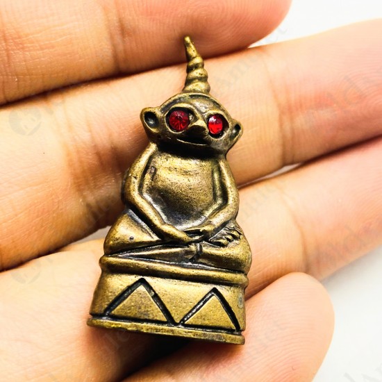 THAI AMULET STRONG CHARMING SEX NGUNG RED EYE MONKEY BRONZE LP SANG 51