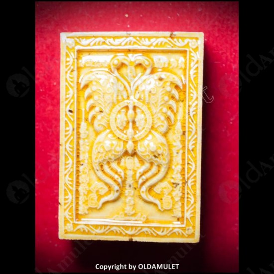 THAI AMULET BUTTERFLY+SPIDER CHARMING YELLOW MIDDLE KB KRITSANA 2012