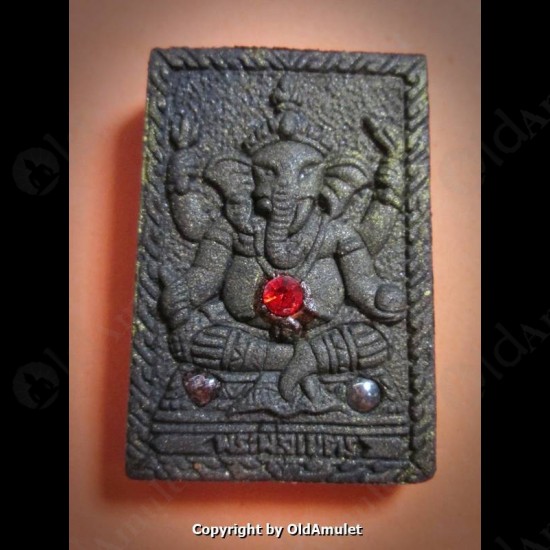 THAI AMULET PHRA SOMDEJ RED GEM 2TAKROOT BLACK POWDER MIXED LP KOON 2556