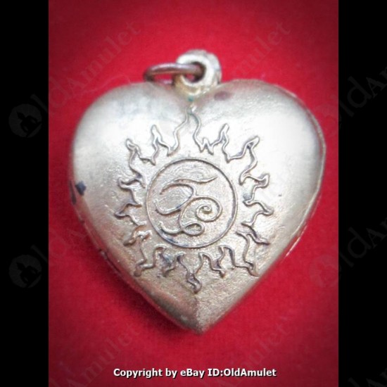 THAI AMULET HAU JAI LOCKET BRASS + HOONPAYON TAKUD LP AJAN O 2556