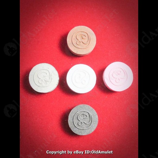 Thai Amulet Pid-ta Closed Eye 5color Button Shpae Wealthy Lp Kloy 2556