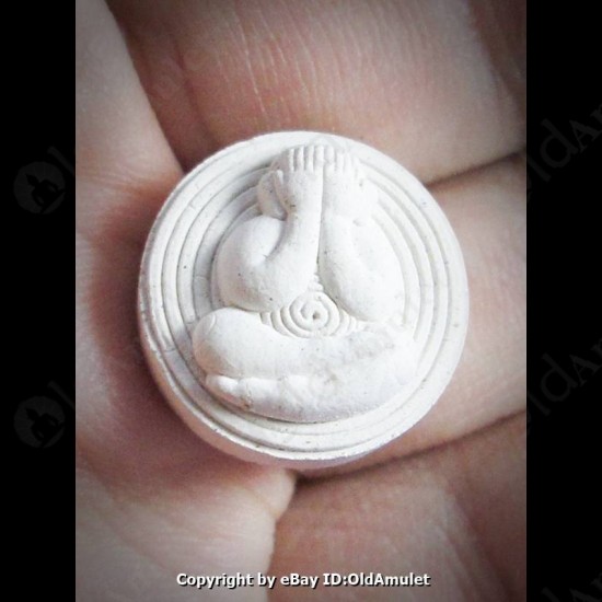 Thai Amulet Pid-ta Closed Eye 5color Button Shpae Wealthy Lp Kloy 2556