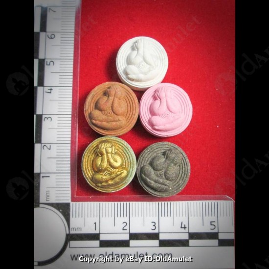 Thai Amulet Pid-ta Closed Eye 5color Button Shpae Wealthy Lp Kloy 2556