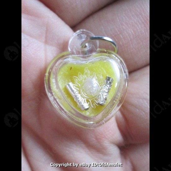 THAI AMULET HAU JAI MINI HEART LOVE ATTRACTION YELLOW WAXY AJAN O 2556