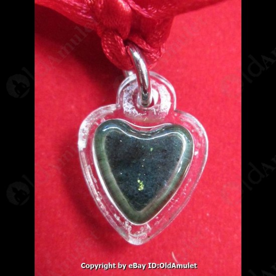 THAI AMULET HAU JAI MINI HEART LOVE ATTRACTION BLACK WAXY AJAN O 2556