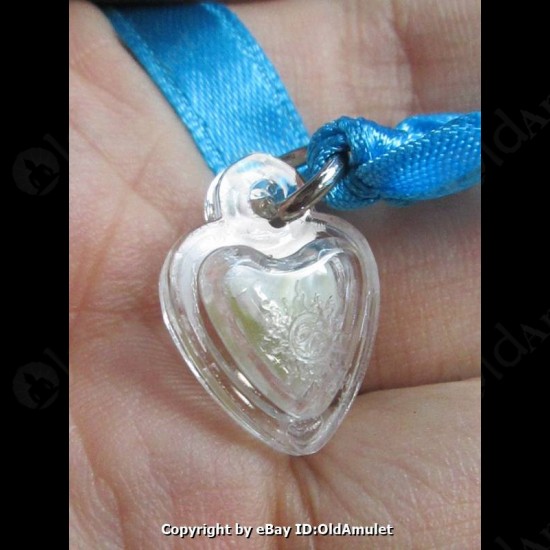 THAI AMULET HAU JAI MINI HEART LOVE ATTRACTION WHITE WAXY AJAN O 2556