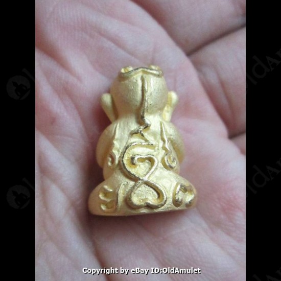 THAI AMULET PID TA CLOSED EYE PROTECTION GOLD COLOR LP KEY 2556