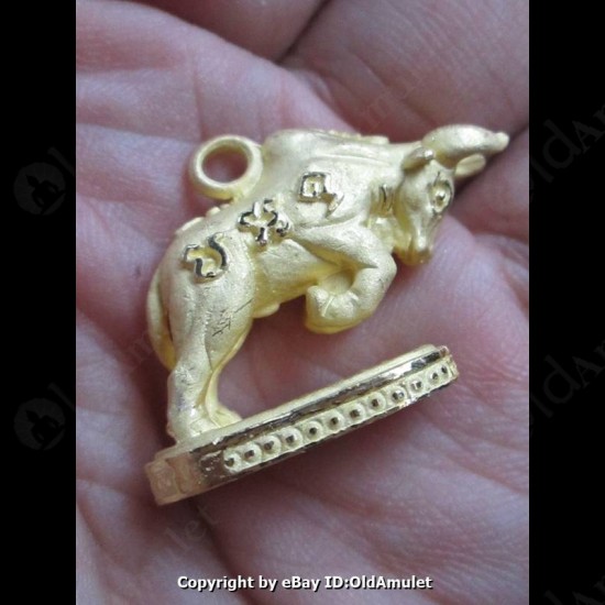 THAI AMULET HOLY BUFFALO BULL PENDANT GOLD COLOR LP KEY 2556