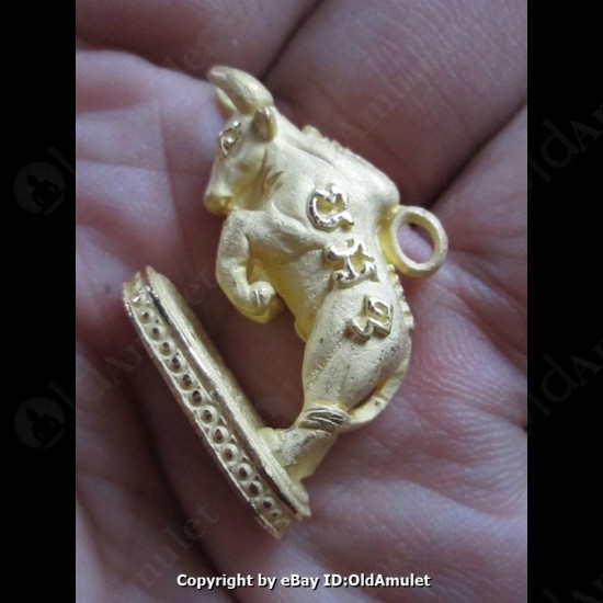 THAI AMULET HOLY BUFFALO BULL PENDANT GOLD COLOR LP KEY 2556