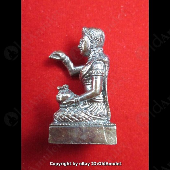 THAI AMULET NANG KWAK RICH GIRL GOOD BUSSINESS BRONZE SMALL LP KEY 2556