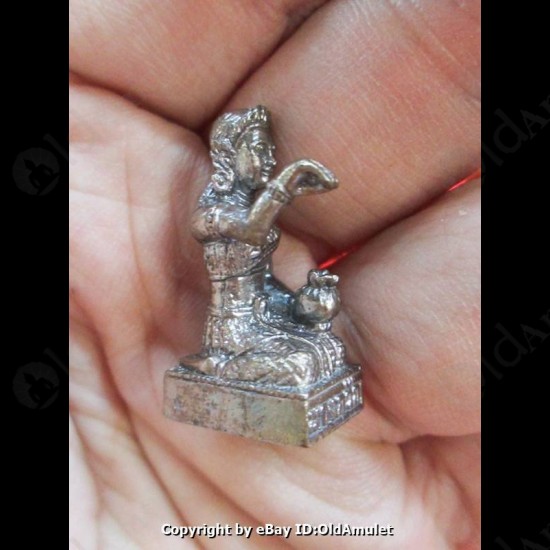 THAI AMULET NANG KWAK RICH GIRL GOOD BUSSINESS BRONZE SMALL LP KEY 2556