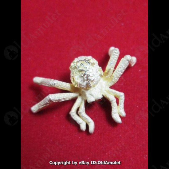 THAI AMULET HOLY RICH SPIDER WEALTHY GOLD COLOR SMALL LP KEY 2556