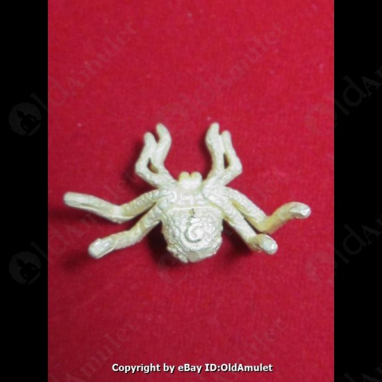 THAI AMULET HOLY RICH SPIDER WEALTHY GOLD COLOR SMALL LP KEY 2556