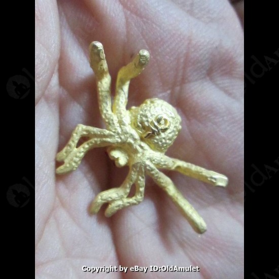 THAI AMULET HOLY RICH SPIDER WEALTHY GOLD COLOR SMALL LP KEY 2556