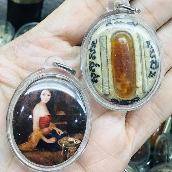 Thai Amulet Love Sex Attraction LADY photo + Oil Namnampri Aj Perm-plaidum